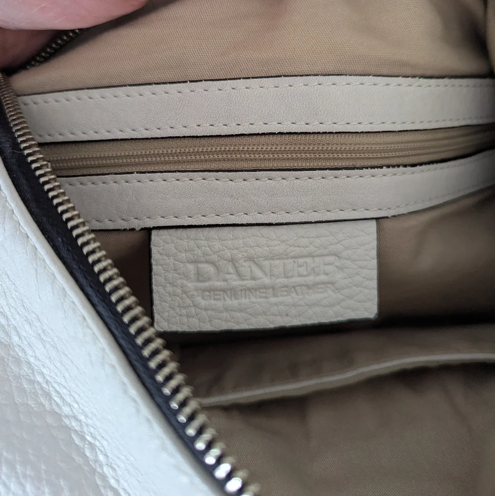 Elegant White Leather Hobo Bag - Picture 4 of 8
